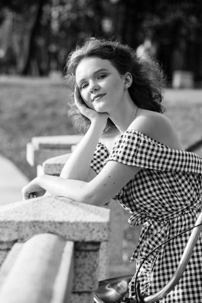 istock pinup curly girl 1421096021