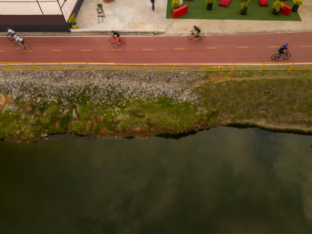 istock Drone ride on Pinheiros Highway, at Sao Paulo 1421123130