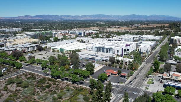 Apartments and warehouses with distant mountains. Apartments and warehouses in Woodland Hills California woodland hills los angeles stock pictures, royalty-free photos & images