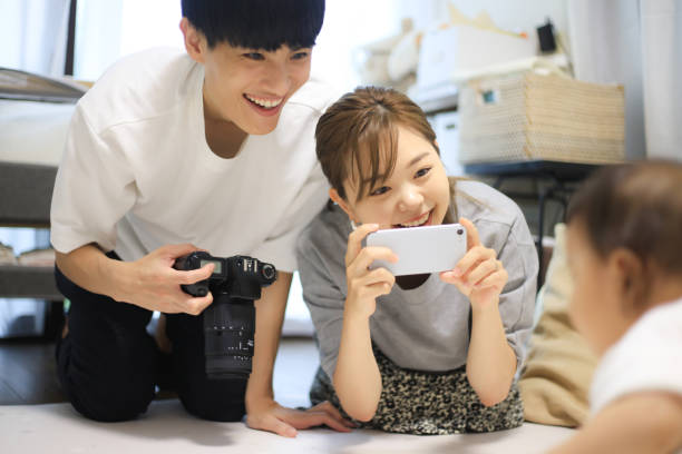 parent and child taking pictures