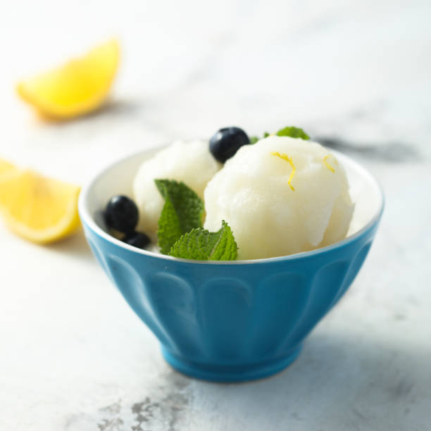 레몬색 소르베 - vanilla ice cream ice ice cream organic 뉴스 사진 이미지