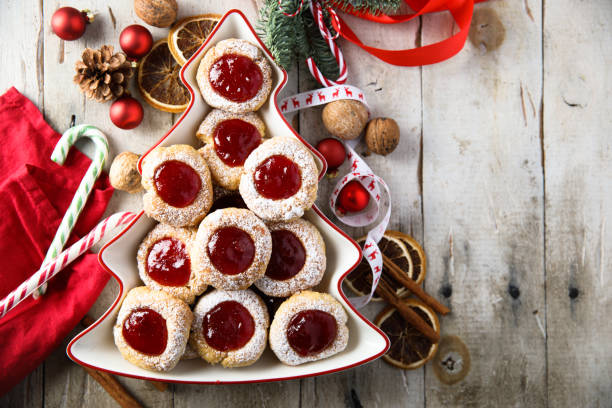 рождественское печенье с вареньем - cookie christmas shortbread food стоковые фото и изображения