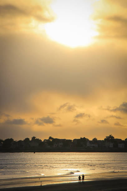 istock Sunset over the ocean 1421295073