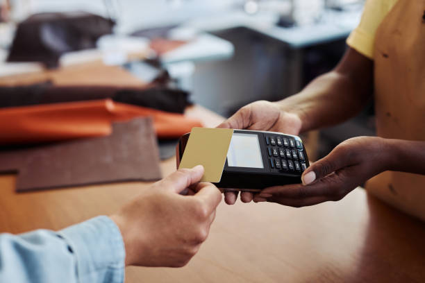 istock Contactless Payment in Small Business Shop 1421304104