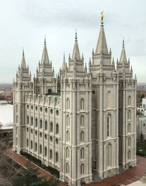 ユタ州ソルトレーク・シティーのダウンタウンにあるldsモルモン神殿 - temple mormonism salt lake city temple square ストックフォトと画像