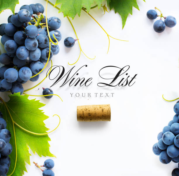 sfondo della carta dei vini; uva nera dolce e tappo di bottiglia - red grape grape fruit sweet food foto e immagini stock