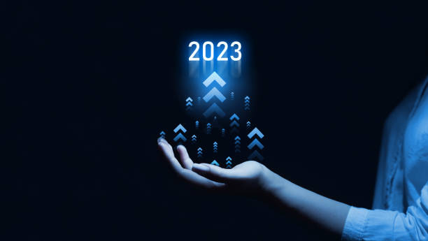 steigerung des zukünftigen wachstums des geschäftsdiagramms von 2022 bis 2023. planung, chance, herausforderung und geschäftsstrategie.  erfolgreiche geschäftsentwicklung und umsatzwachstum im jahr 2023 im vergleich zu 2022. - feiertag grafiken stock-fotos und bilder