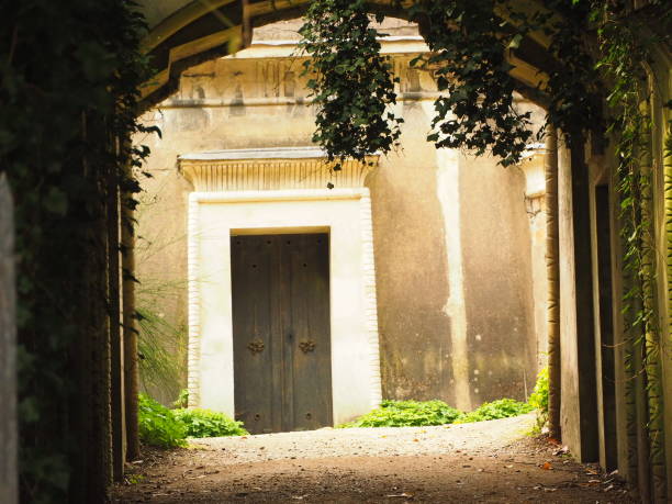 istock Doorway in Highgate Cemetery 1421375599