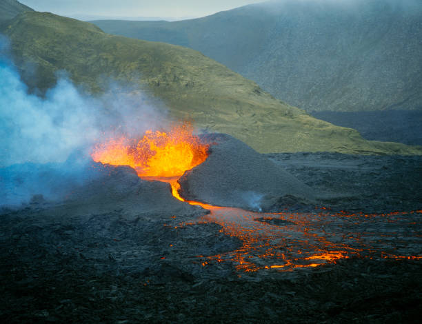 istock Iceland Volcano eruption 2022 1421555365