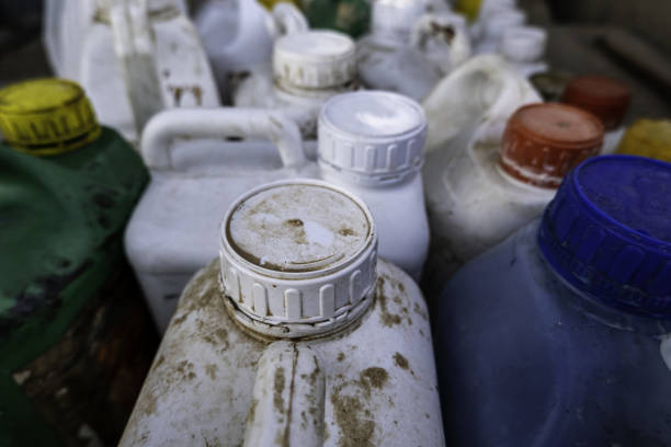 istock Used oil bottle fry 1421671685