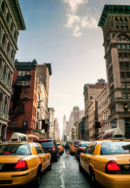 soho traffic jam - taxi new york city traffic busy imagens e fotografias de stock