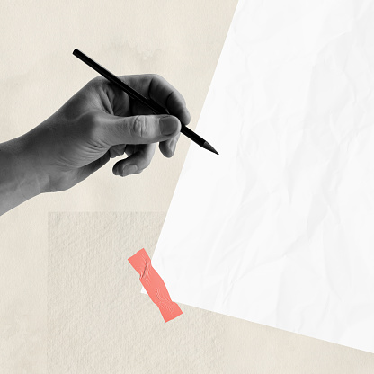 Collage de arte contemporáneo. Imagen conceptual de mano masculina con lápiz y papel en blanco. Creación de la historia photo