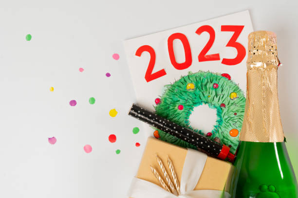new year's set - postcard, bottle of champagne, confetti, gift with ribbon, 2023 - confetti new years day new year christmas imagens e fotografias de stock