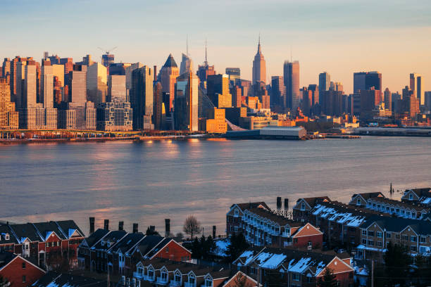 istock Manhattan sunset, New York City 1422034847