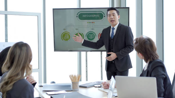 istock Group of business people making a discussion. 1422099664