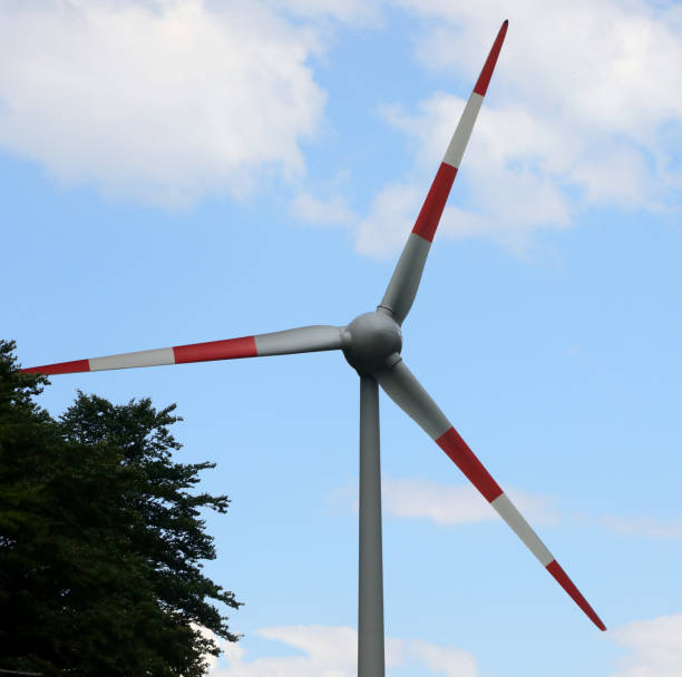 turbina eólica para a produção de eletricidade verde, não poluente e renovável - fuel and power generation nonpolluting wind turbine - fotografias e filmes do acervo