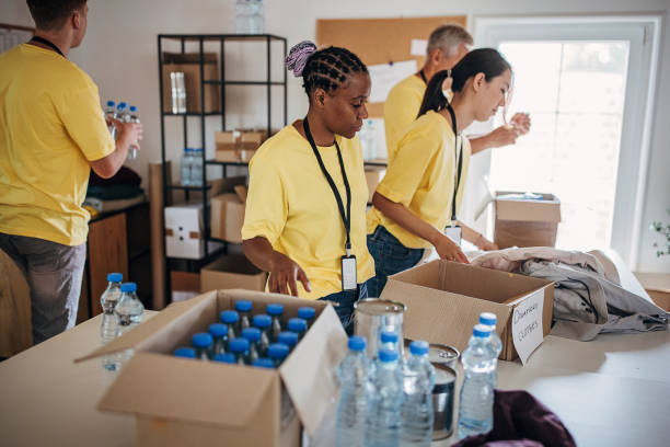 istock Volunteers working for charity 1422181546