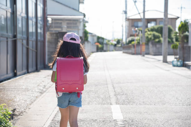 istock Japanese primary school girl going home 1422229743