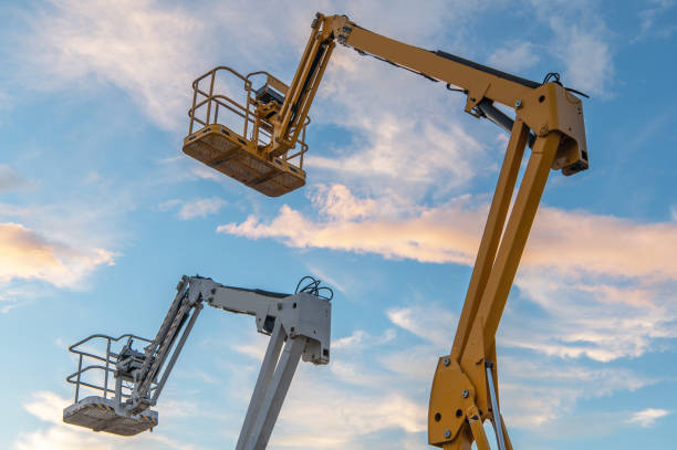 istock Lifting platforms for construction, useful machinery for the construction sector 1422258894