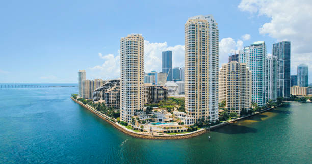 brickell key, 마이애미 플로리다의 고층 빌딩 - miami florida 뉴스 사진 이미지