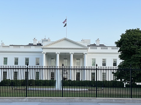 The president's home in Washington DC, the capital of the United States. A rare photo that does not show tourists.