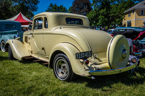 1934 plymouth 2 puertas coupé - plymouth massachusetts fotografías e imágenes de stock