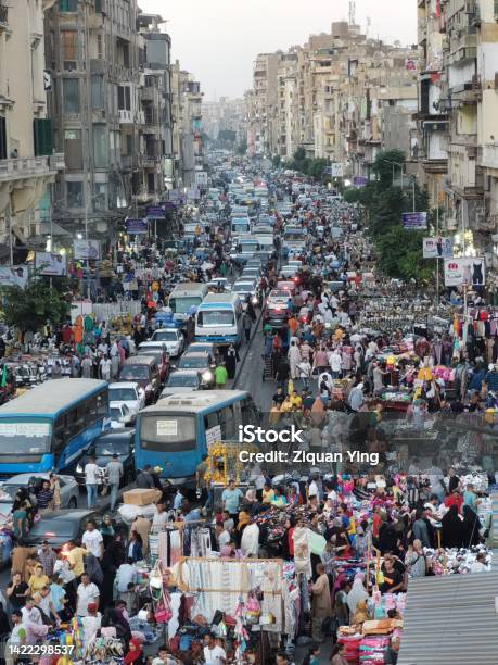 Jalan Ramai Ramai Jalan Ramai Di Kairo Foto Stok - Unduh Gambar Sekarang - Ramai ...