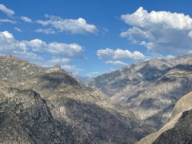 istock Mountains in Kings Canyon National Park 1422306134