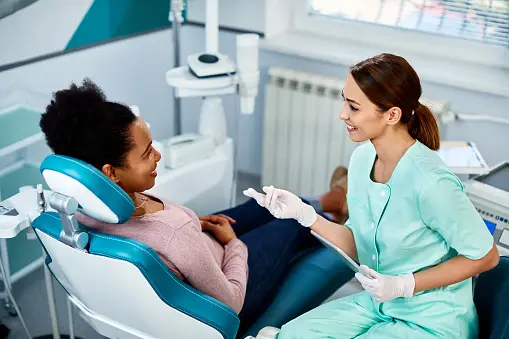Dentista con paciente