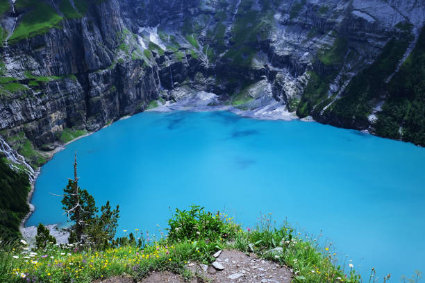 スイスアルプス探検 - european alps mountain beauty in nature oeschinen lake ストックフォトと画像