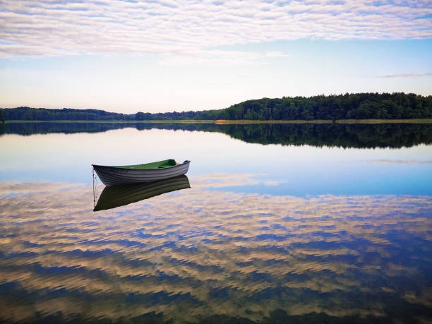 istock twilight at the lake 1422522831