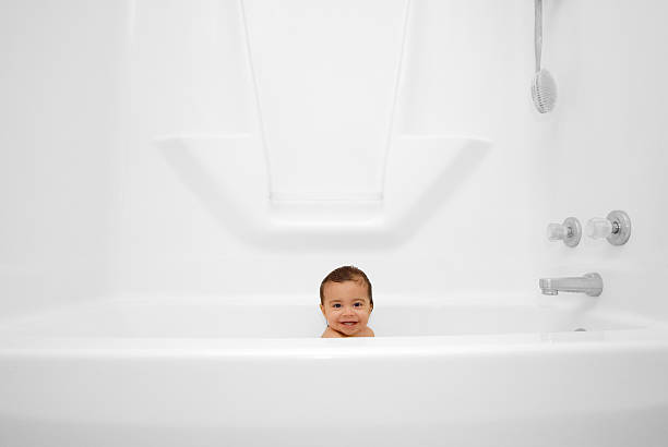 istock Baby in Tub II 142252711