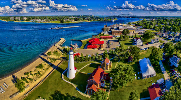 istock Port Huron and Ft Gratiot Lighthouse, Michigan 1422572340
