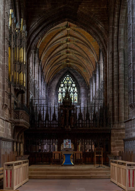 역사적인 체스터 대성당의 제단과 중앙 본당의 전망 - chester england chester cathedral uk england 뉴스 사진 이미지