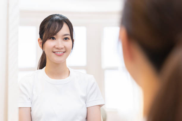 istock asian woman to see a mirror 1422652497