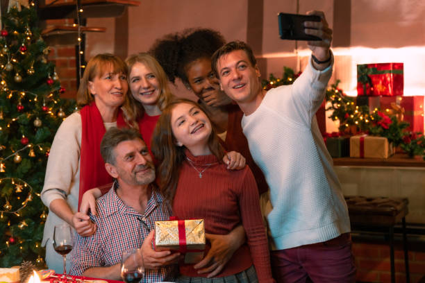 istock Capturing christmas eve moments with camera 1422678947