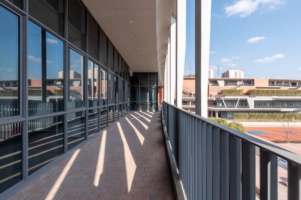 istock Corridors and building structures in front of unfinished buildings 1422683601