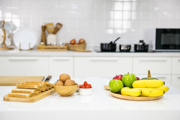 istock Prepared wholewheat bread, eggs, tomatoes to make sandwich 1422689693