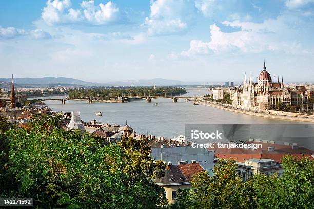 Photo libre de droit de Vue Panoramique De Budapest banque d'images et plus d'images libres de droit de Architecture - Architecture, Budapest, Capitales internationales
