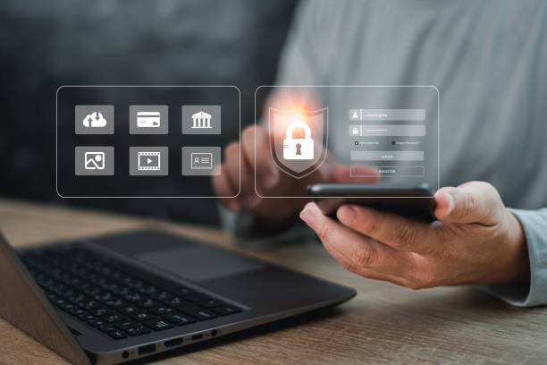 Security of future technology data storage concept,Man use smartphone and lock password on virtual screen for protection data Security Maintaining personal information in online system safe from theft seguridad de la tecnología futura concepto de almacenamiento de datos, hombre uso del teléfono inteligente y contraseña de bloqueo en la pantalla virtual para la protección de datos seguridad mantenimiento de la información personal en el sistema en l