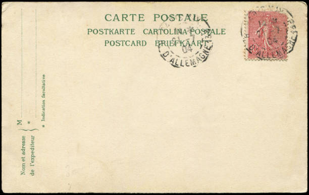 cartão postal vintage em branco enviado de paris, frança em 1904, um fundo histórico muito bom de serviço postal no exterior, pode ser usado para qualquer uso para qualquer situação histórica. - postcard french culture france postage stamp - fotografias e filmes do acervo