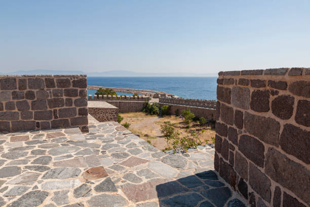 babakale castle walls, canakkale, türkiye - babakale imagens e fotografias de stock