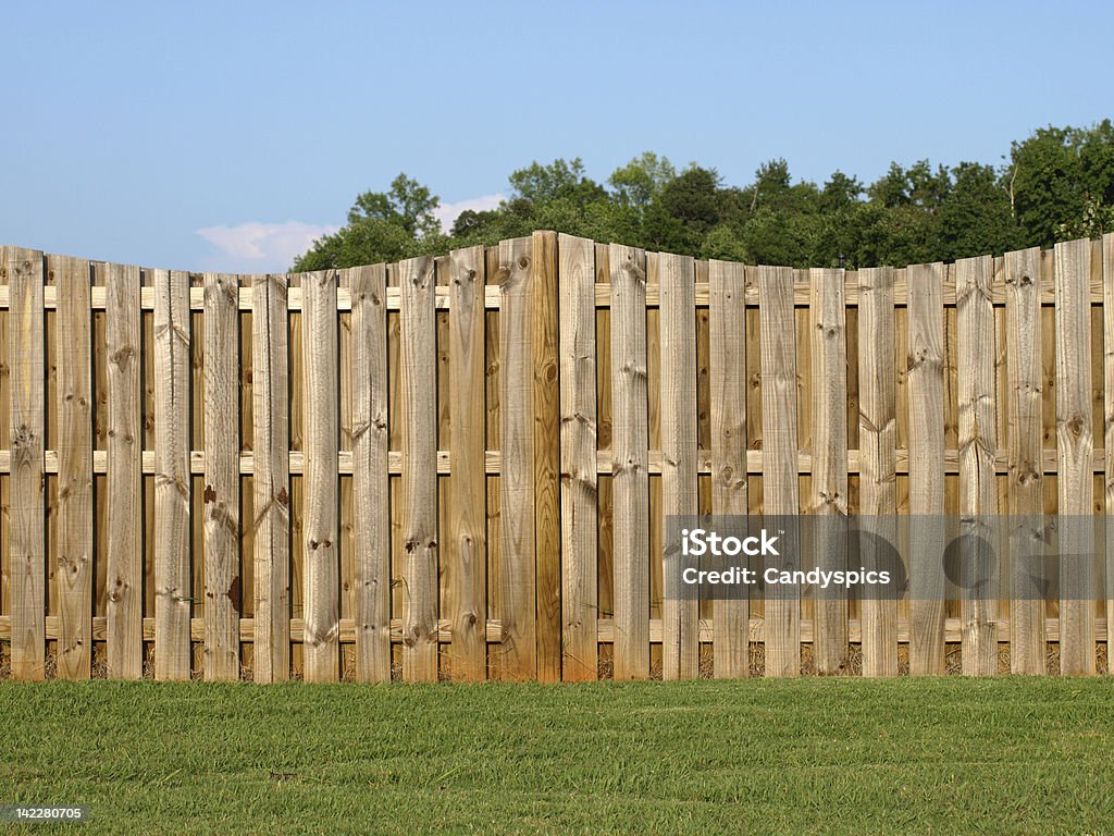 Propriedade muro - Foto de stock de Cerca royalty-free