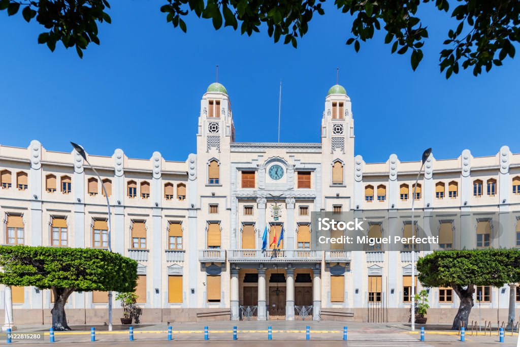 北アフリカに位置するスペインの都市メリリャ市の市庁舎の正面図 スペイン メリリャのストックフォトや画像を多数ご用意 スペイン メリリャ