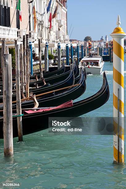 Venetian Gondolas - Fotografias de stock e mais imagens de Cultura Italiana - Cultura Italiana, Fotografia - Imagem, Grande Canal - Veneza