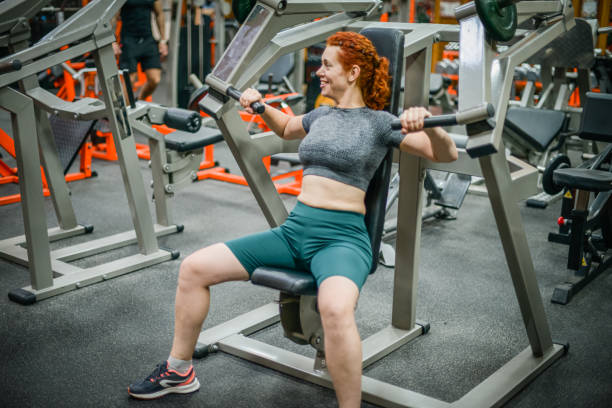 istock woman in the gym 1422892063