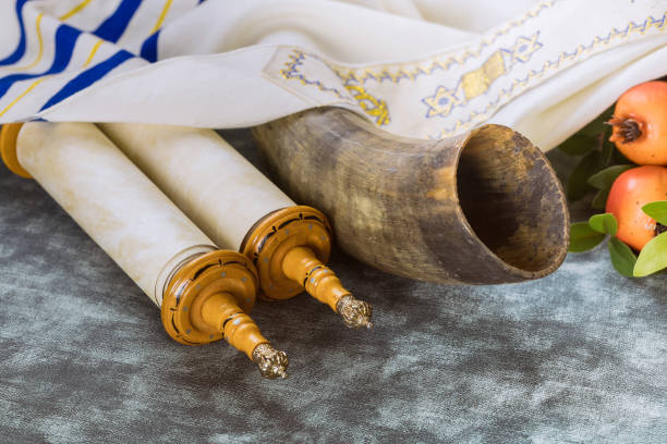 Yom Kippur Jewish holiday religious tradition attributes and symbols Yom Kippur Jewish holiday religious tradition attributes symbols festival yom kippur stock pictures, royalty-free photos & images