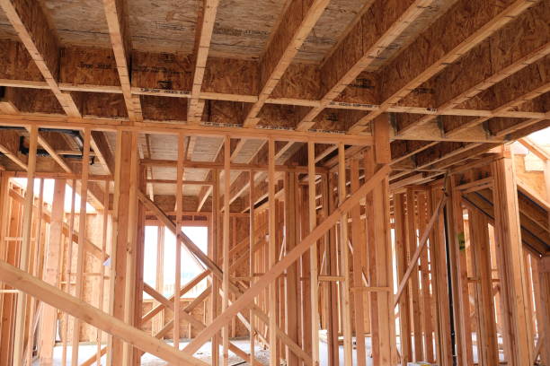 istock Homes in various stages of being frames 1422926775