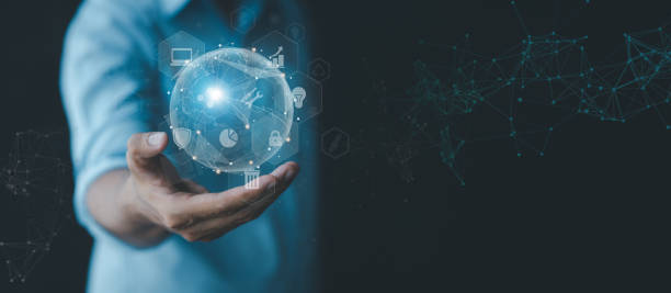 istock Businessmen with the hologram icon online data network connection, upload data to the cloud so that the data can be transferred to other devices and can be viewed online at any time. 1423005841