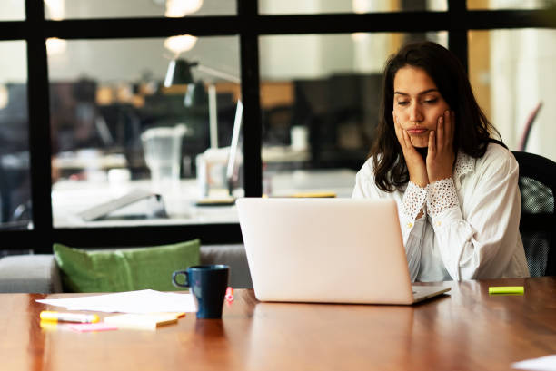 istock Businesswoman working on laptop. 1423008695